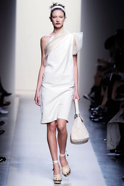 Look 14